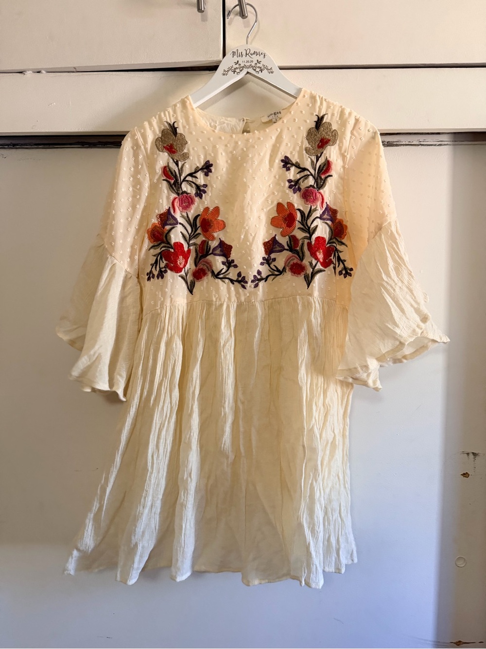 Ungee Embroidered Cream Floral Boho Dress Size S